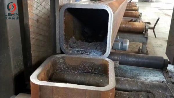 SEAMLESS SQUARE TUBE